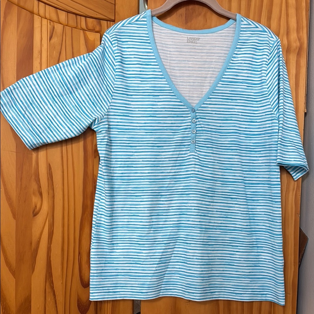 LANDS END BUTTON V-NECK TOP WOMENS L AQUA BLUE WHITE STRIPED TEE SHIRT 100%-COTT